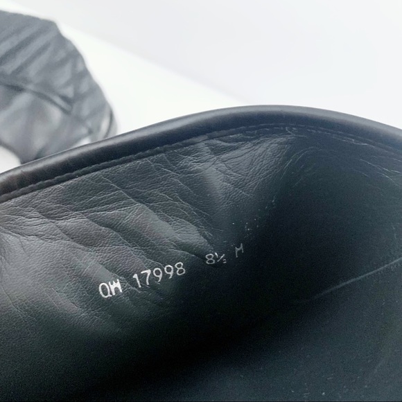 Stuart Weitzman Pointed Toe Flat Boots - Raceway Quilt Back - Picture 11 of 13